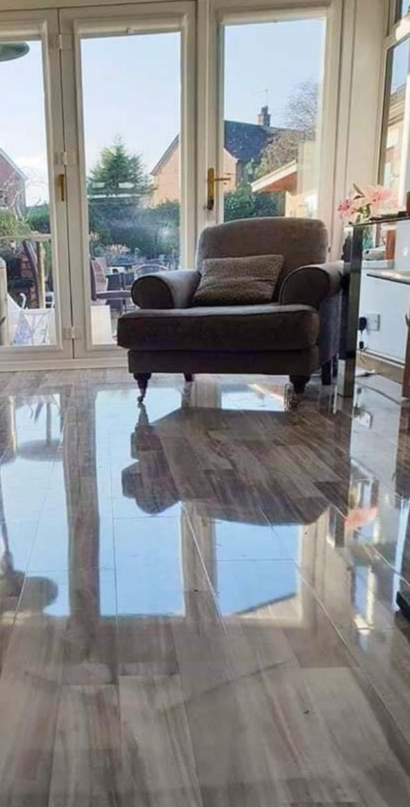 Wooden Floor Polishing – photo 2